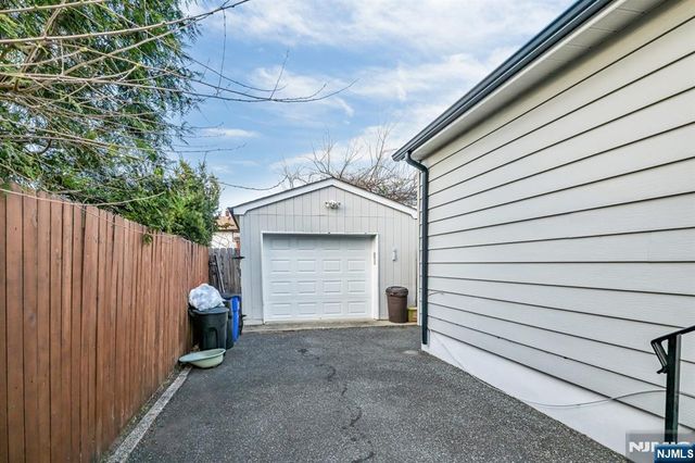 8-27 Oak Street, Fair Lawn, NJ 07410