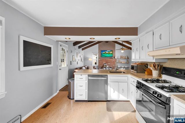 8-27 Oak Street, Fair Lawn, NJ 07410