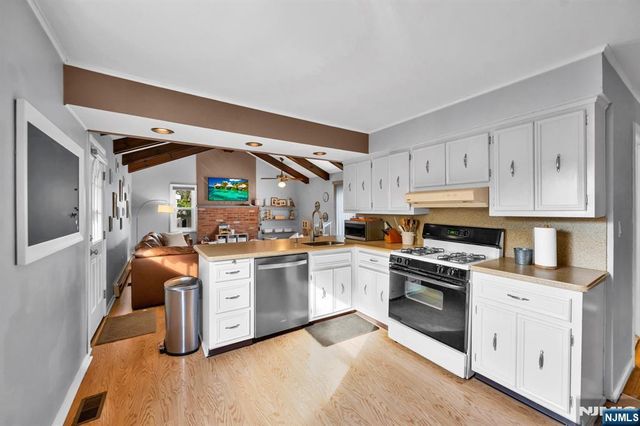8-27 Oak Street, Fair Lawn, NJ 07410