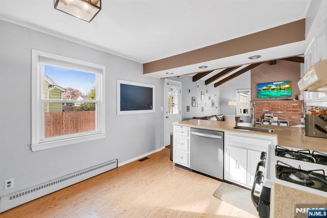 8-27 Oak Street, Fair Lawn, NJ 07410