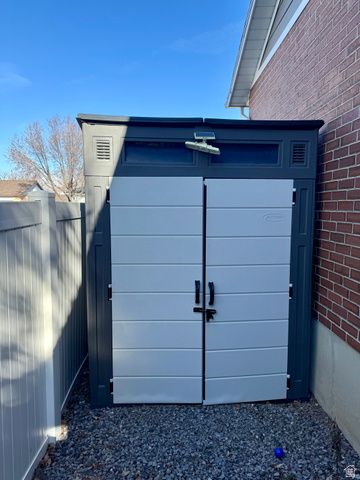 888 E DUPLER RD, Sandy, UT 84094