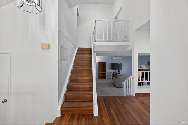 5410 Corbett Cir, Santa Rosa, CA 95403