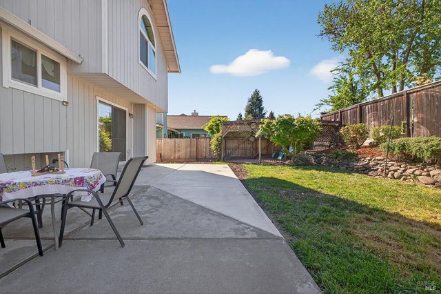 5410 Corbett Cir, Santa Rosa, CA 95403