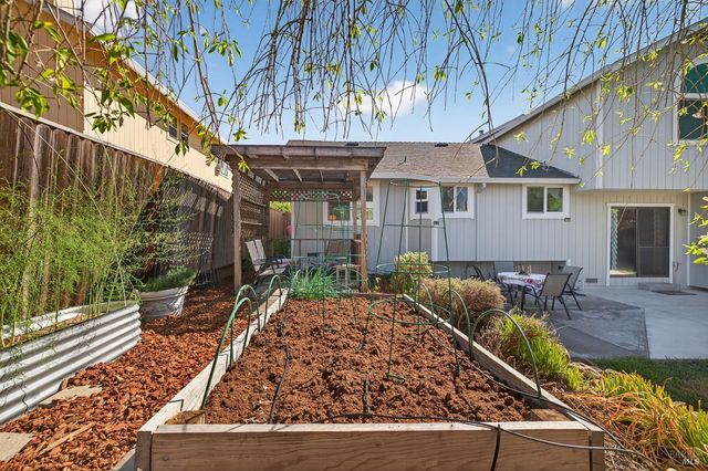 5410 Corbett Cir, Santa Rosa, CA 95403