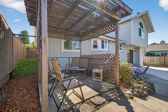 5410 Corbett Cir, Santa Rosa, CA 95403