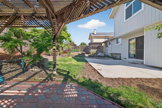 5410 Corbett Cir, Santa Rosa, CA 95403