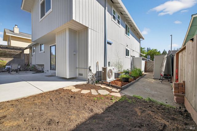 5410 Corbett Cir, Santa Rosa, CA 95403