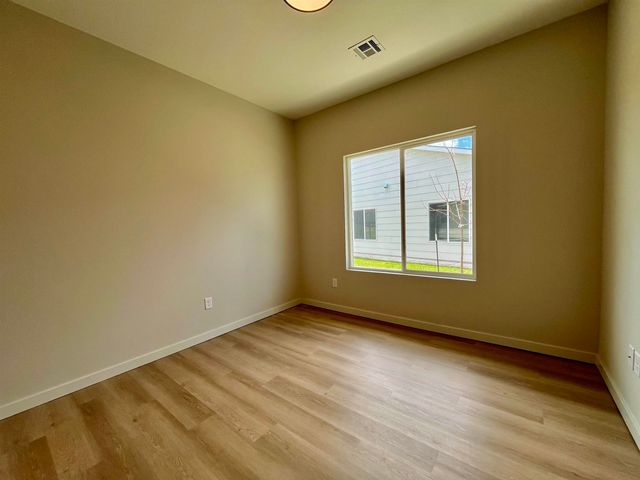 15401-15403 W Josephine St, Goddard, KS 67052
