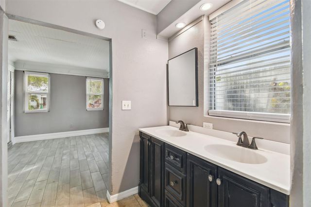 1921 W STATE STREET, Tampa, FL 33606