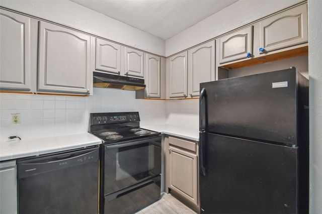 1921 W STATE STREET, Tampa, FL 33606