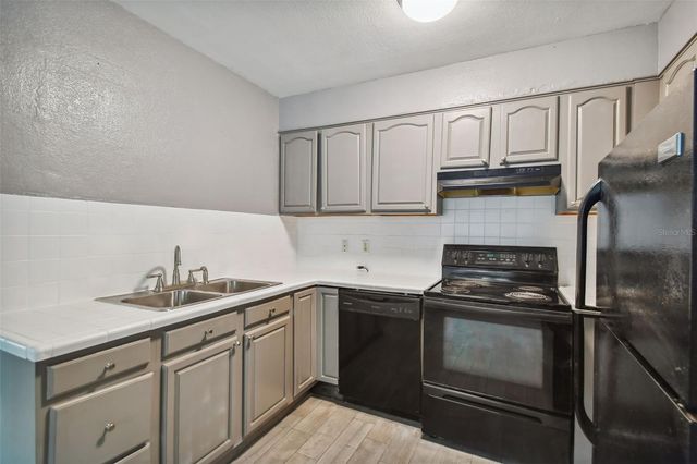 1921 W STATE STREET, Tampa, FL 33606