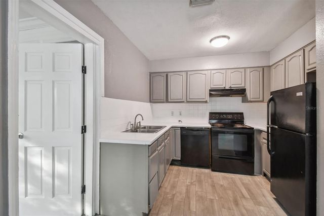 1921 W STATE STREET, Tampa, FL 33606