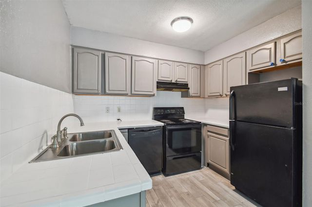 1921 W STATE STREET, Tampa, FL 33606