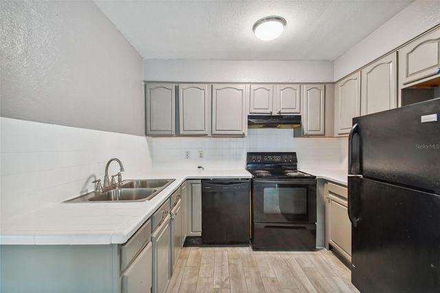1921 W STATE STREET, Tampa, FL 33606