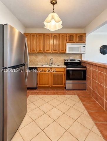 600 Three Islands Blvd 616, Hallandale Beach, FL 33009