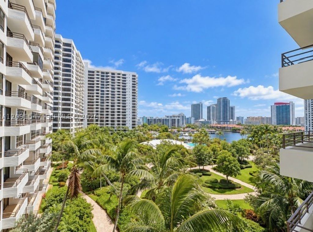 600 Three Islands Blvd 616, Hallandale Beach, FL 33009