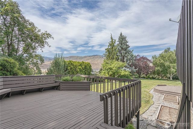 423 Lombard Lane, Wenatchee, WA 98801