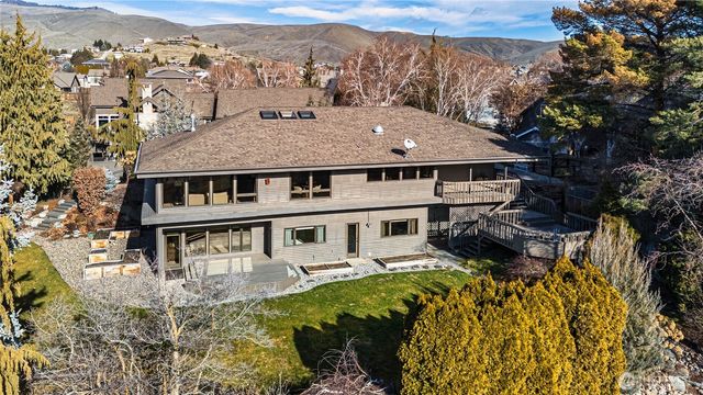 423 Lombard Lane, Wenatchee, WA 98801