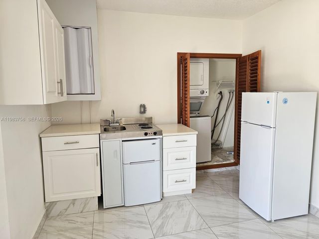 14835 SW 138th Ter 1, Miami, FL 33196