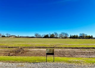 2 Cypress St, Derby, KS 67037