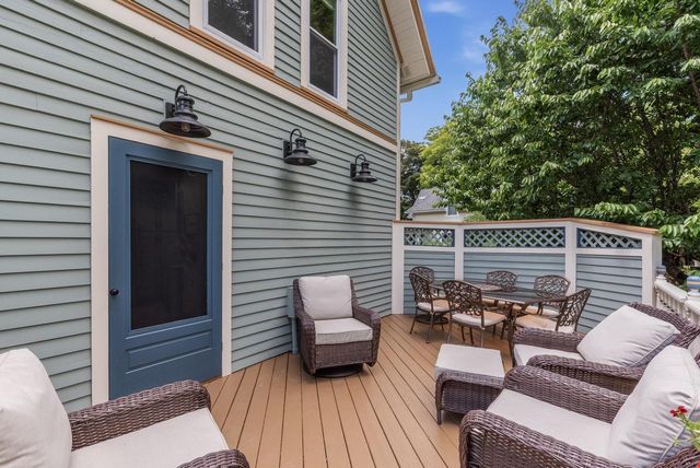 520 W Wisconsin AVENUE, Oconomowoc, WI 53066