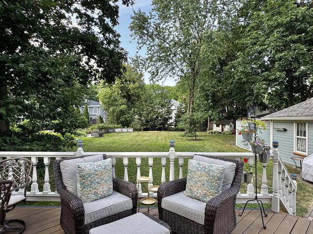 520 W Wisconsin AVENUE, Oconomowoc, WI 53066