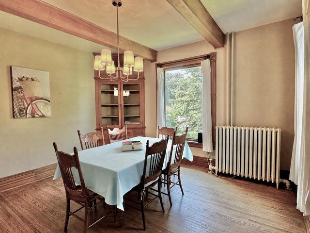520 W Wisconsin AVENUE, Oconomowoc, WI 53066