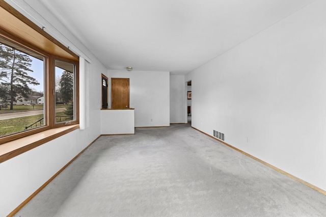 2142 Rice Creek Road, New Brighton, MN 55112