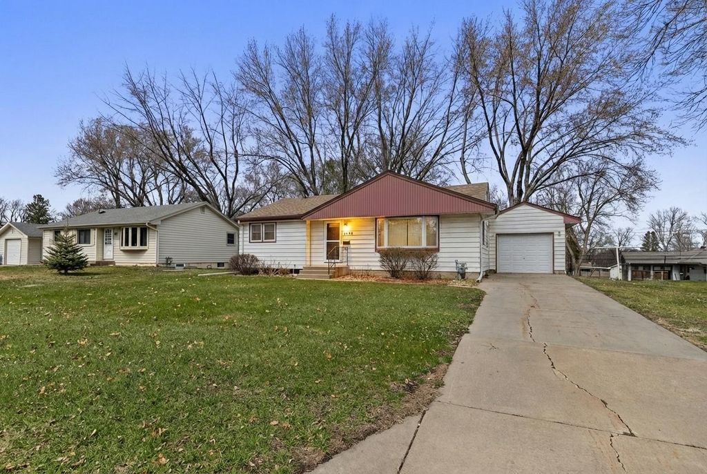 2142 Rice Creek Road, New Brighton, MN 55112