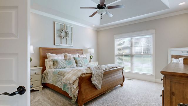 5709 Iverson Dr, Murfreesboro, TN 37127