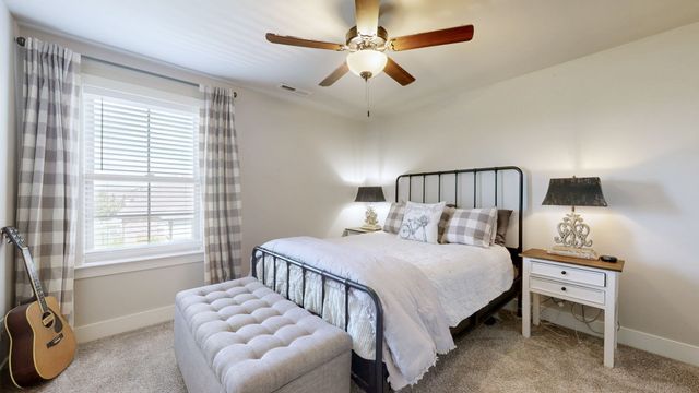 5709 Iverson Dr, Murfreesboro, TN 37127