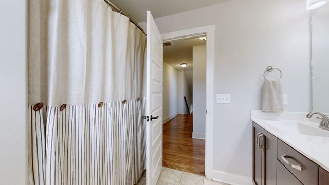 5709 Iverson Dr, Murfreesboro, TN 37127