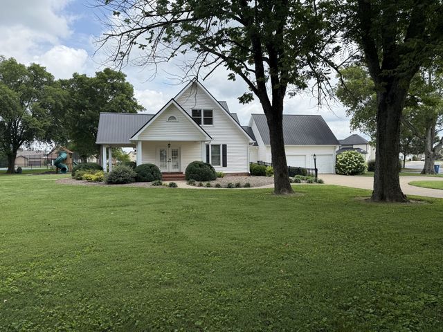 5709 Iverson Dr, Murfreesboro, TN 37127