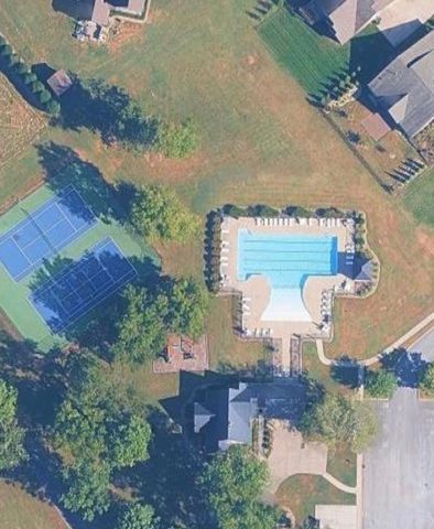 5709 Iverson Dr, Murfreesboro, TN 37127