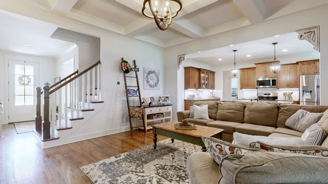 5709 Iverson Dr, Murfreesboro, TN 37127