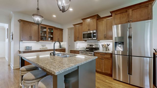 5709 Iverson Dr, Murfreesboro, TN 37127