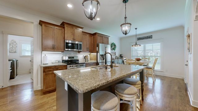 5709 Iverson Dr, Murfreesboro, TN 37127