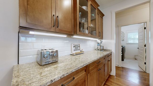 5709 Iverson Dr, Murfreesboro, TN 37127