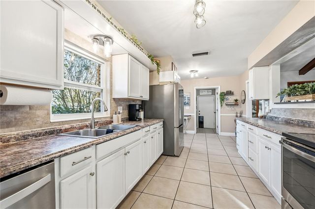 216 SHELLEY DRIVE, Winter Haven, FL 33884