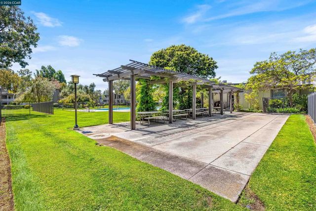 1171 Compass Ln 113, Foster City, CA 94404