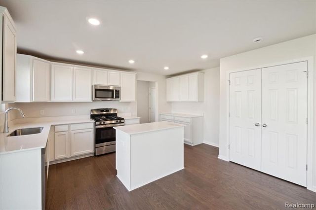 4243 Oak Street, Grand Blanc, MI 48439