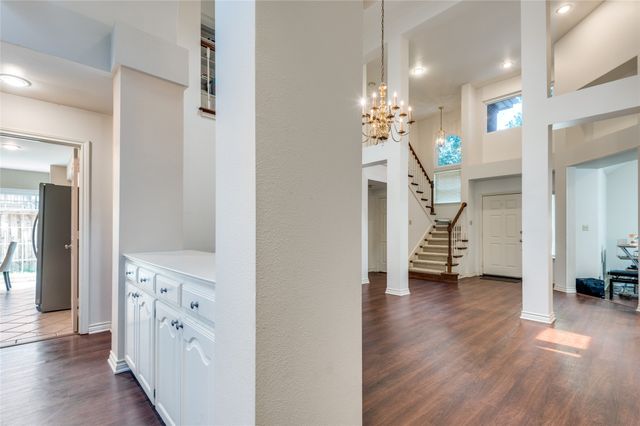 924 Mccoy Drive, Irving, TX 75062