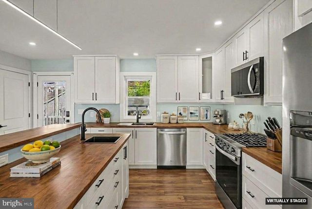 9108 HINTON AVE, Sparrows Point, MD 21219