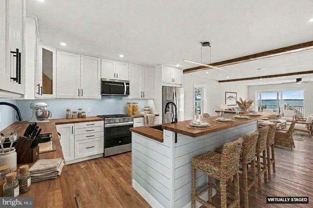 9108 HINTON AVE, Sparrows Point, MD 21219