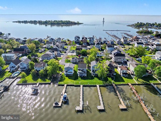 9108 HINTON AVE, Sparrows Point, MD 21219
