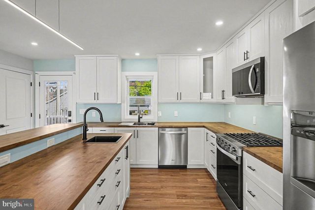 9108 HINTON AVE, Sparrows Point, MD 21219