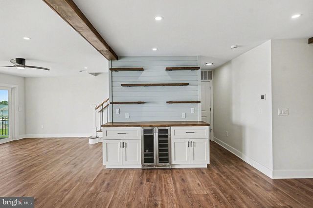 9108 HINTON AVE, Sparrows Point, MD 21219