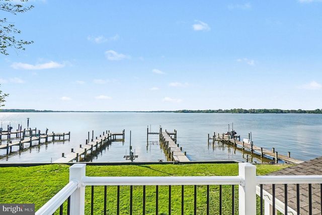 9108 HINTON AVE, Sparrows Point, MD 21219