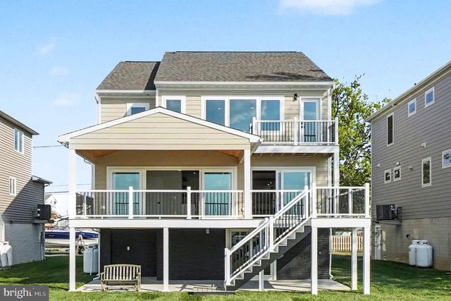 9108 HINTON AVE, Sparrows Point, MD 21219