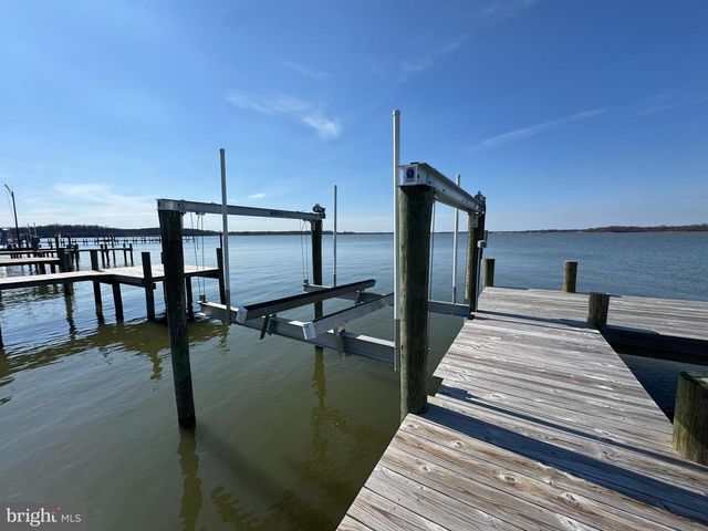 9108 HINTON AVE, Sparrows Point, MD 21219
